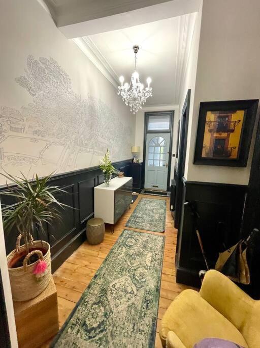 Traditional Apt Close To City Centre & Hampden Glasgow Eksteriør billede