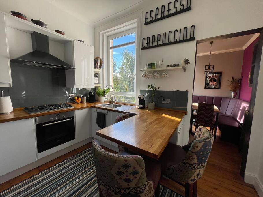 Traditional Apt Close To City Centre & Hampden Glasgow Eksteriør billede