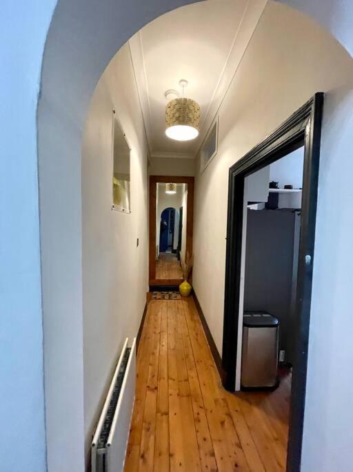Traditional Apt Close To City Centre & Hampden Glasgow Eksteriør billede